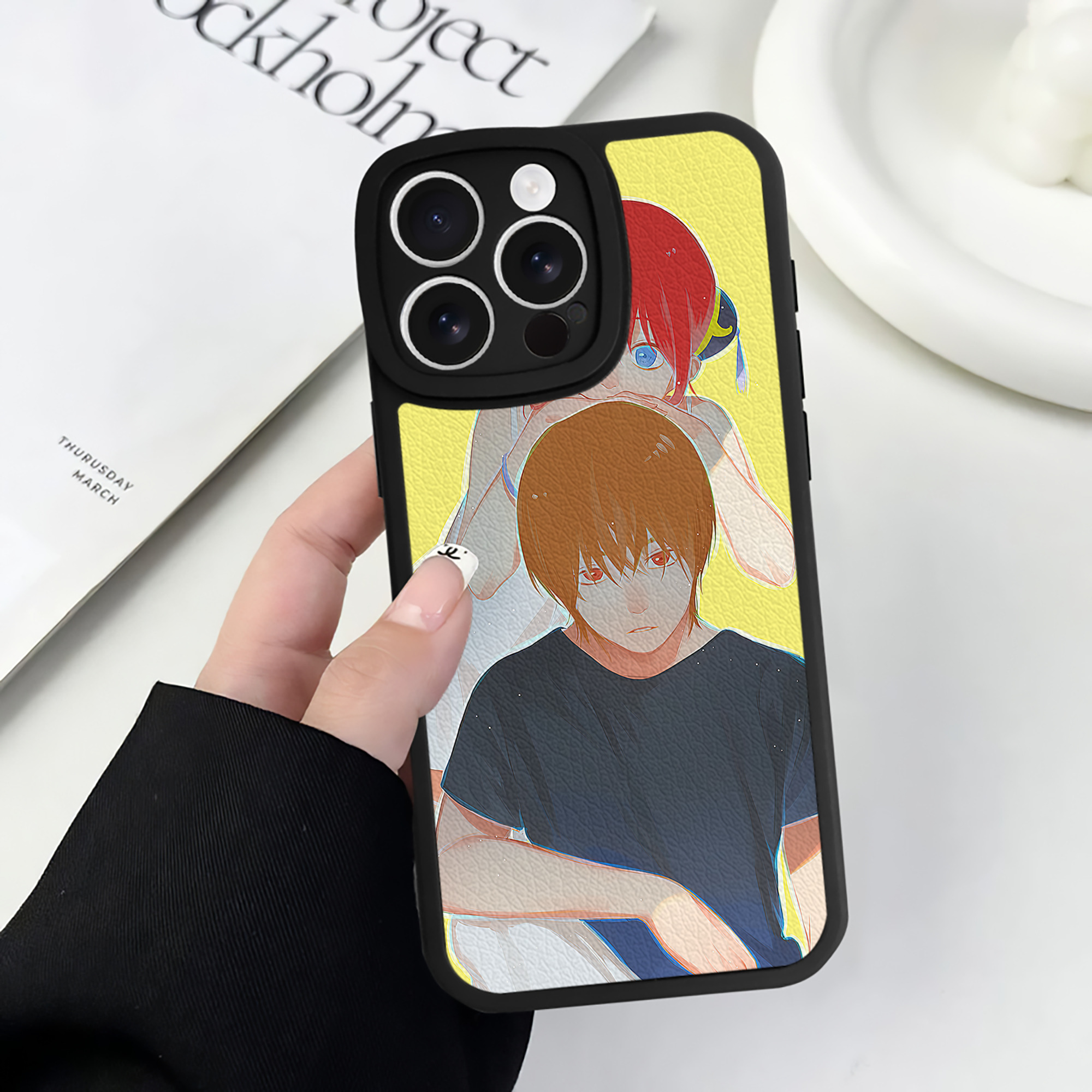 （画像用） ぎんたま 坂田銀時（さかたぎんとき） 神楽 志村新八（しむら しんぱち） GINTAMA Sakata Gintoki Kagura Shimura Shinpachi 【iPhone 16シリーズ対応】シリコンスマホケース（レザー調） 材質：シリコン